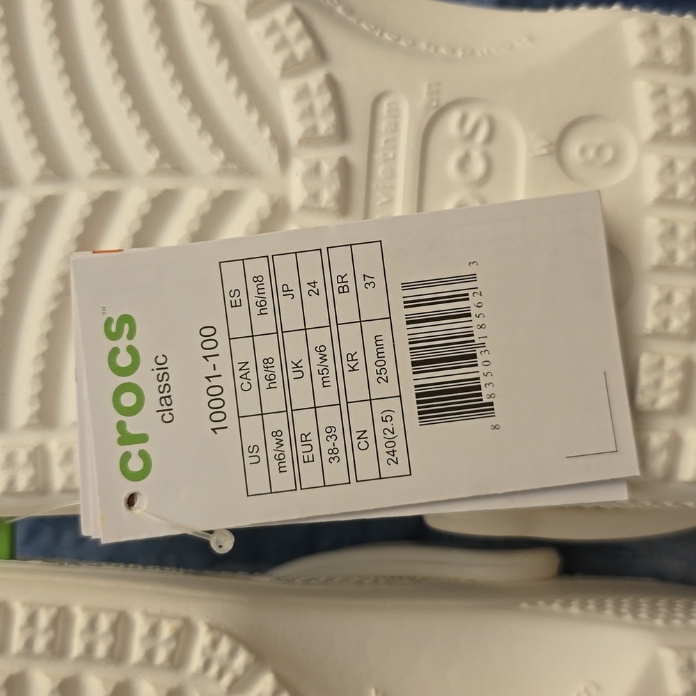 CROCS Classic Unisex Clogs in White Size 8 Womens Size 6 Mens - Picture 3 of 5